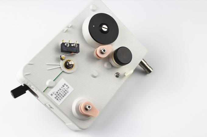 Tensor blanco de la bobina de bobina que trabaja en la cadena de producción automática completa de la bobina